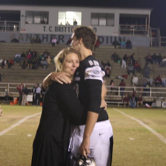 Meet your Posher, Leslie - Picture 1 of 1